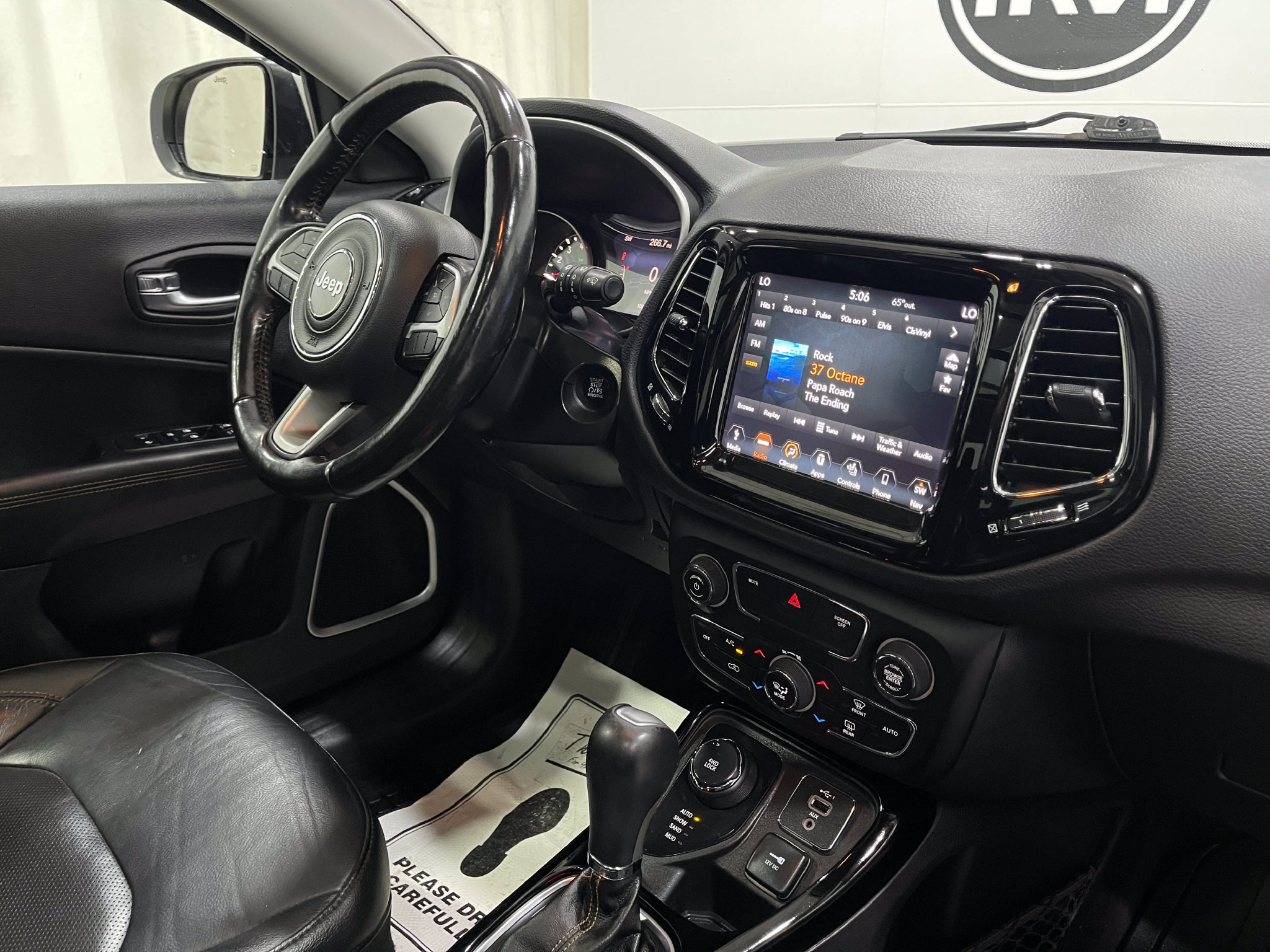 Used 2019 Jeep Compass Limited AWD/4WD image 20