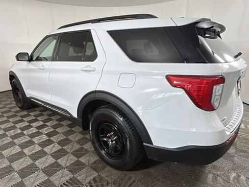 Used 2022 Ford Explorer XLT AWD/4WD image 5