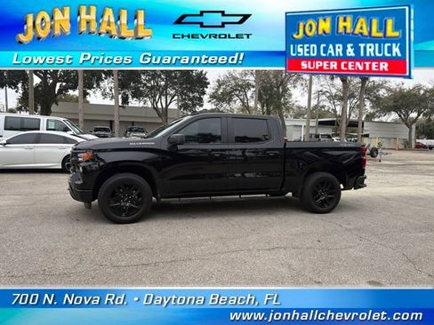 Used 2025 Chevrolet Silverado 1500 Custom image 3