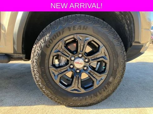 Used 2024 GMC Canyon Elevation w/ Convenience Package image 9