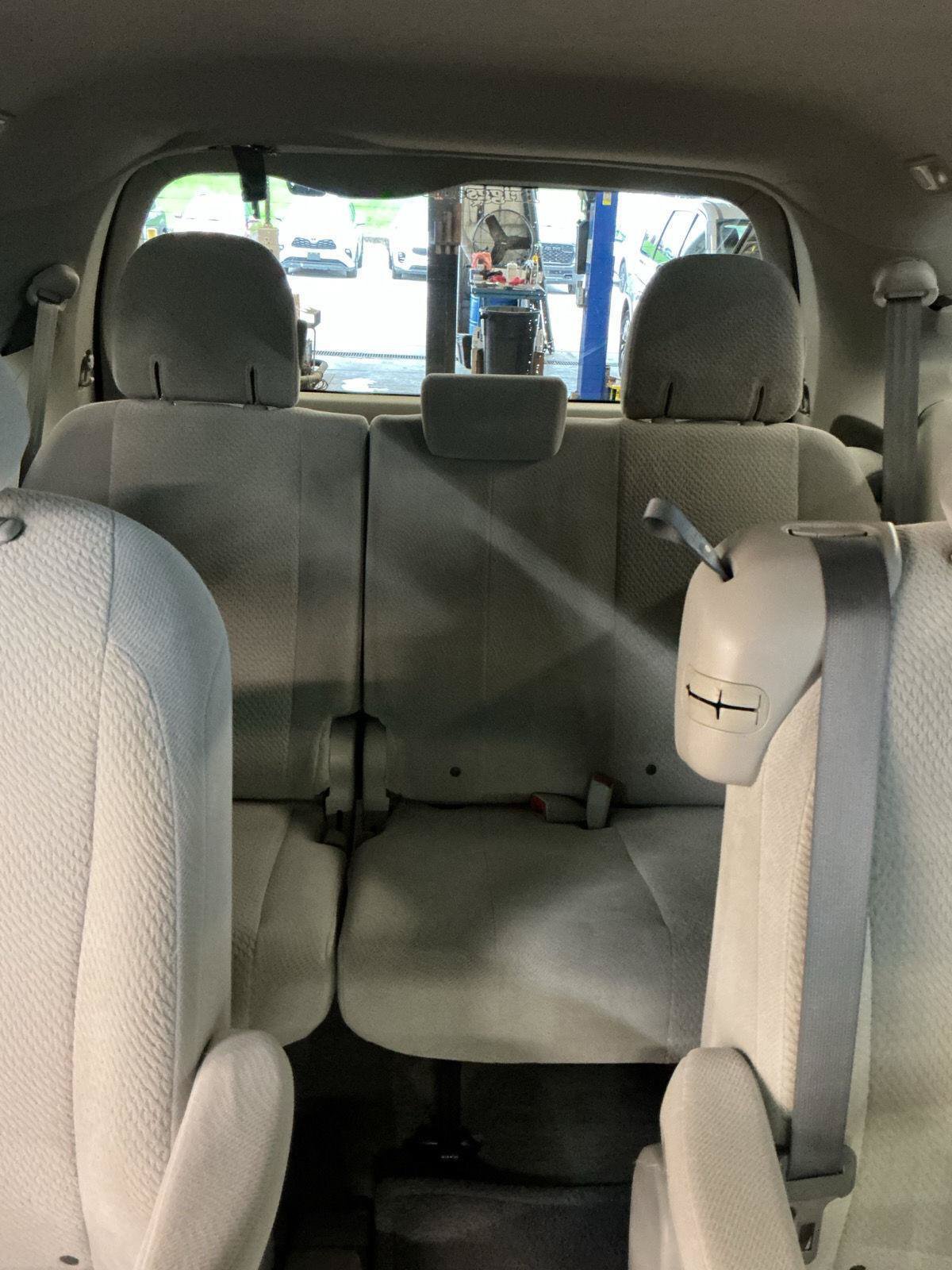 Used 2011 Toyota Sienna LE w/ Towing Pkg FWD image 21
