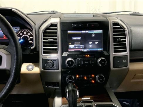 Used 2015 Ford F150 Lariat w/ Equipment Group 502A Luxury AWD/4WD image 5