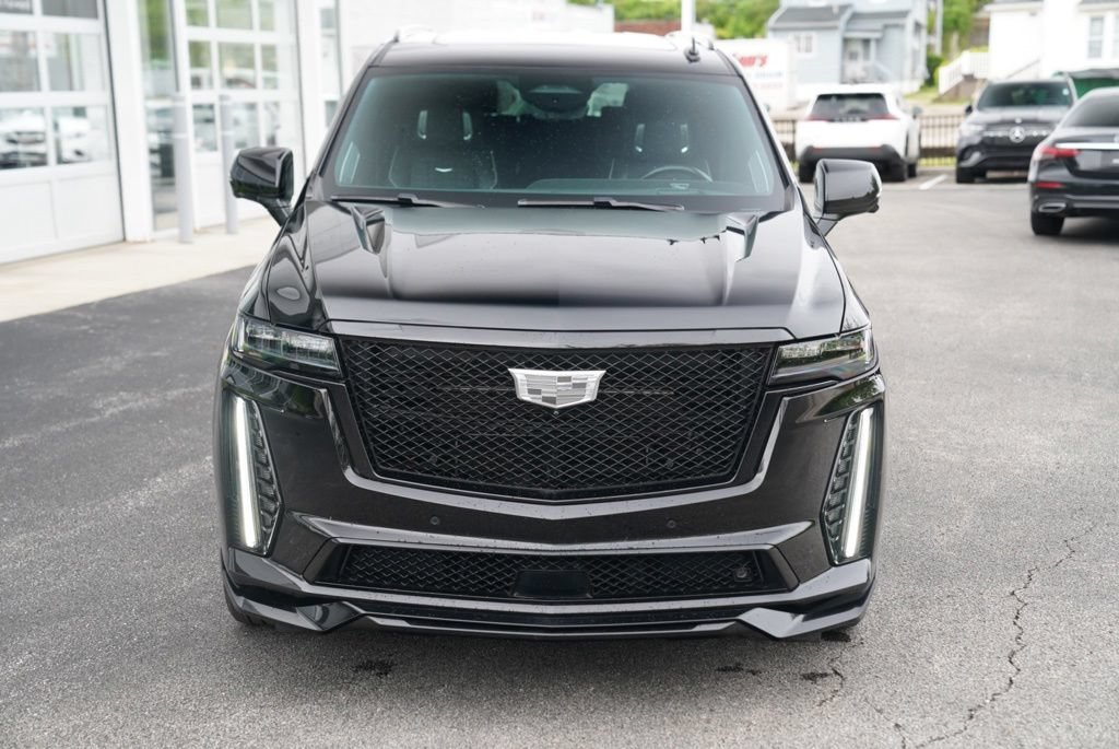 Used 2023 Cadillac Escalade V w/ LPO, ONYX Package AWD/4WD image 19