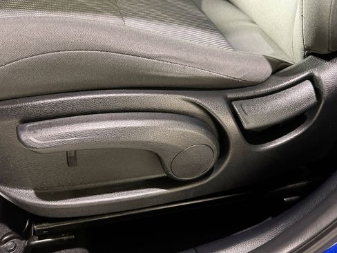 Used 2023 Kia Seltos LX image 23