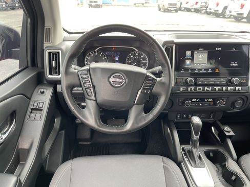 Used 2025 Nissan Frontier SV w/ SV Convenience Package image 25