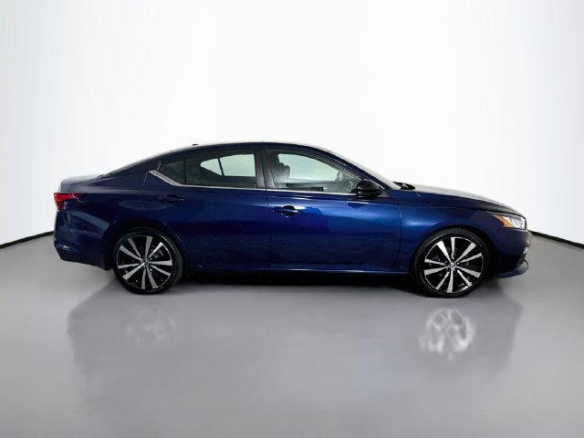 Used 2022 Nissan Altima 2.0 SR FWD image 11