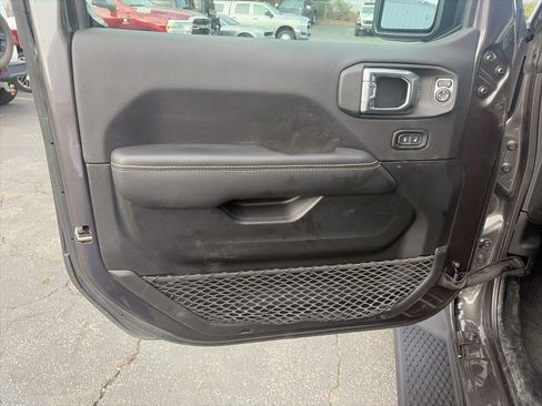 Used 2023 Jeep Wrangler Unlimited Sahara w/ Cold Weather Group image 13