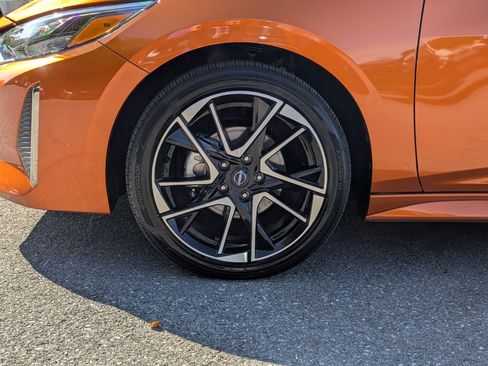 Used 2024 Nissan Sentra SR w/ SR Premium Package image 8