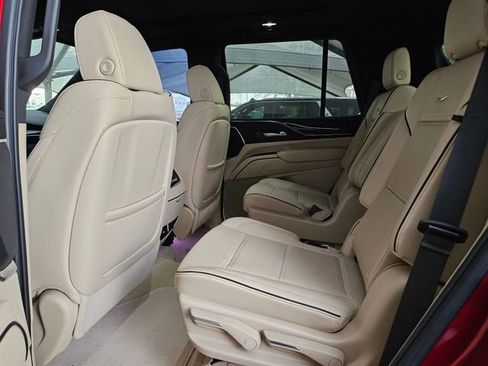 Certified 2023 Cadillac Escalade Premium Luxury image 8