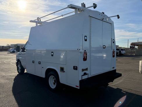 Used 2023 Ford E-350 and Econoline 350 Super Duty w/ Power Windows & Locks Group image 4