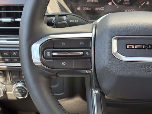 Used 2025 GMC Yukon XL Denali AWD/4WD image 16