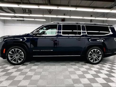 Used 2025 Jeep Grand Wagoneer L Series III w/ Rear-Seat Entertainment Group AWD/4WD image 13