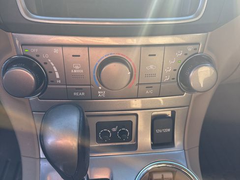 Used 2013 Toyota Highlander Plus image 14