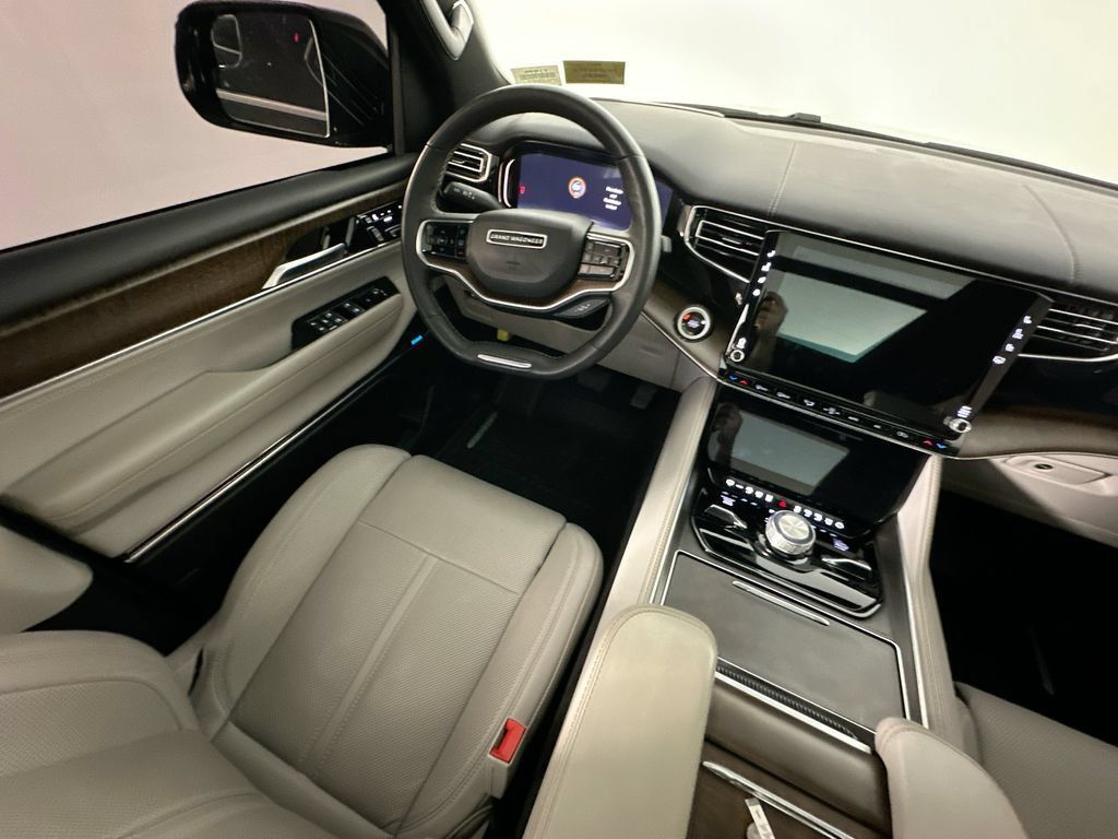 Used 2025 Jeep Grand Wagoneer 4WD w/ 8-Passenger Seating Package image 9