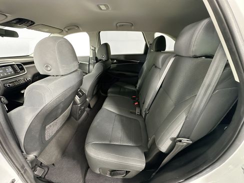 Used 2020 Kia Sorento LX FWD image 22