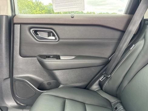 Used 2022 Nissan Rogue SL w/ SL Premium Package FWD image 18