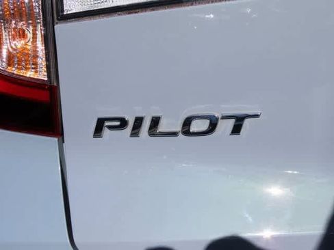 Certified 2022 Honda Pilot Sport image 7