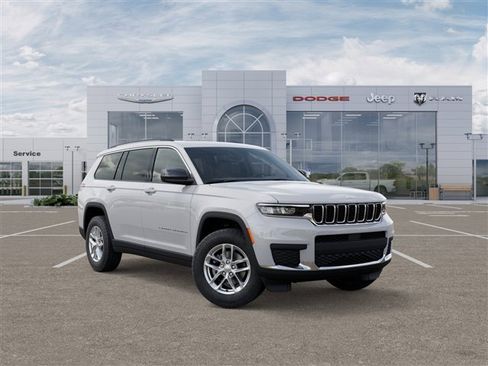 New 2025 Jeep Grand Cherokee L Laredo image 12