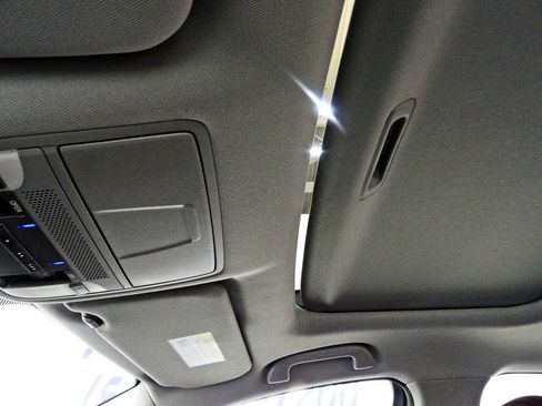 Used 2016 Acura TLX FWD image 17