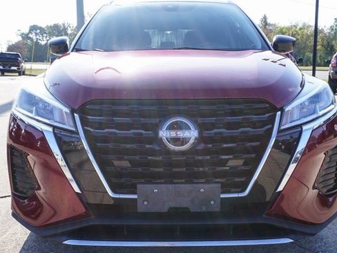 Used 2023 Nissan Kicks SV image 10