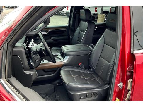 Used 2024 Chevrolet Silverado 1500 High Country w/ Technology Package image 25