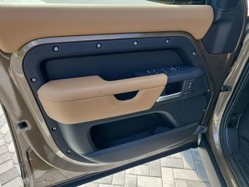 New 2025 Land Rover Defender 110 S image 23