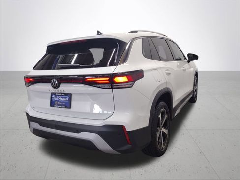 New 2025 Volkswagen Tiguan SE image 12