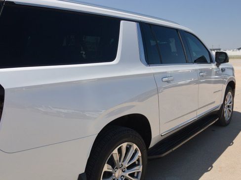 Used 2023 GMC Yukon XL Denali w/ Max Trailering Package AWD/4WD image 9
