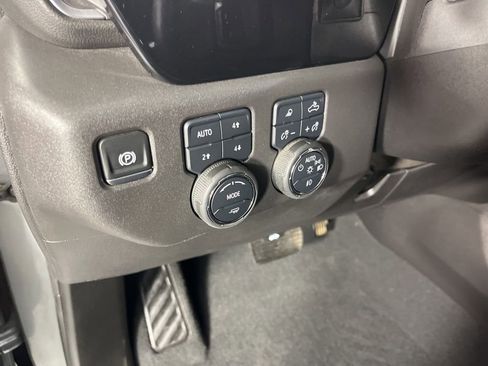 Certified 2025 Chevrolet Silverado 1500 RST AWD/4WD image 28
