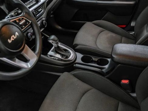 Used 2022 Kia Forte LXS image 19