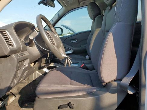 Used 2023 Nissan Frontier SV w/ SV Convenience Package image 7