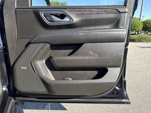 Used 2021 Chevrolet Tahoe LT w/ Luxury Package image 28