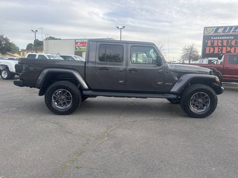 Used 2020 Jeep Gladiator Overland AWD/4WD image 9
