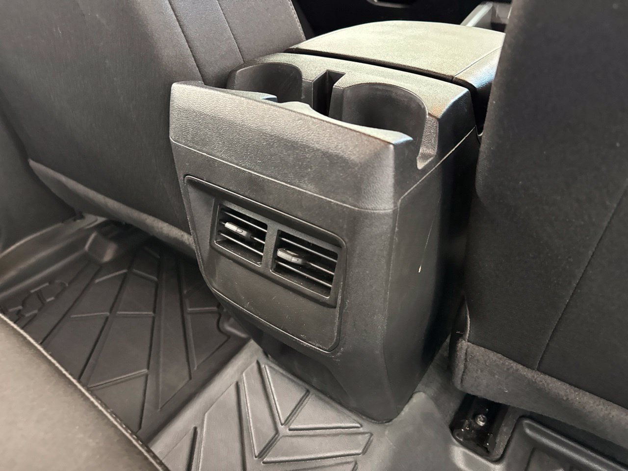 Used 2024 Chevrolet Colorado Trail Boss w/ Technology Package AWD/4WD image 48
