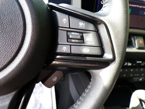 Used 2026 Subaru Outback Limited AWD/4WD image 31