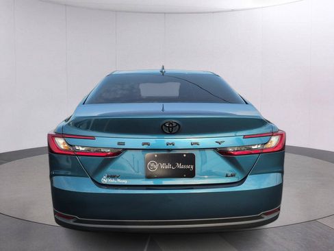 Used 2025 Toyota Camry LE w/ Convenience Package FWD image 4