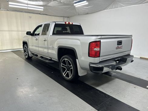 Used 2019 GMC Sierra 1500 SLE w/ Black Pack AWD/4WD image 7