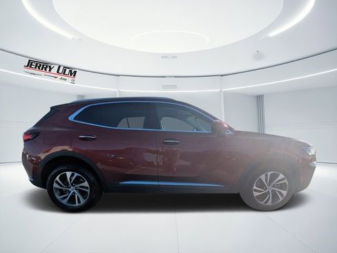 Used 2023 Buick Envision Essence image 2