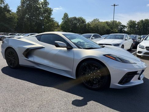 Used 2024 Chevrolet Corvette Stingray Coupe w/ 1LT RWD image 2