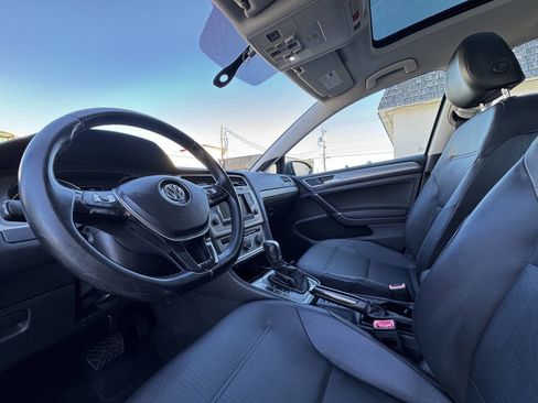 Used 2015 Volkswagen Golf SE image 12