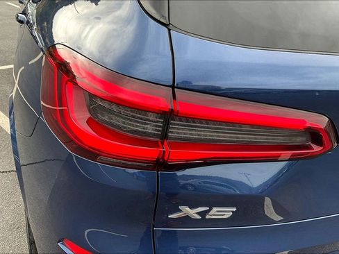 Used 2019 BMW X5 xDrive50i w/ M Sport Package AWD/4WD image 23