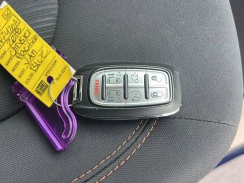 Used 2018 Chrysler Pacifica Touring Plus image 36