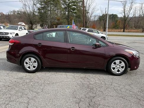 Used 2018 Kia Forte LX image 3