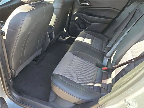 Used 2025 Chevrolet Trax LT FWD image 18