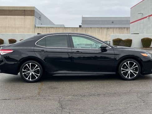 Certified 2019 Toyota Camry SE FWD image 6