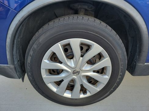 Used 2018 Nissan Rogue S image 6