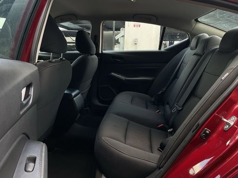 Used 2025 Nissan Altima 2.5 SV FWD image 12
