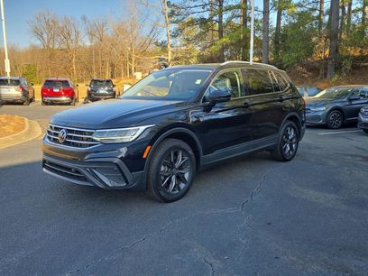 Used 2022 Volkswagen Tiguan SE w/ Panoramic Sunroof Package