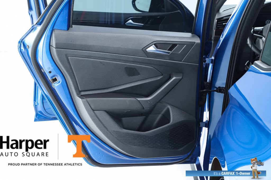 Used 2024 Volkswagen Jetta GLI 40th Anniversary Edition FWD image 17