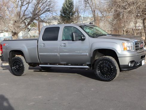Used 2014 GMC Sierra 2500 Denali w/ Suspension Package, Off-Road image 2